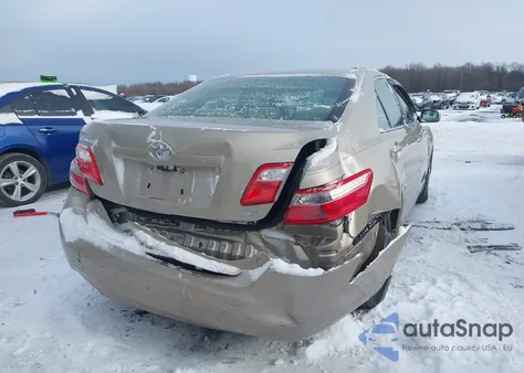 2007 Toyota Camry Le z USA, uszkodzony, nr VIN 4T1BE46K27U117457